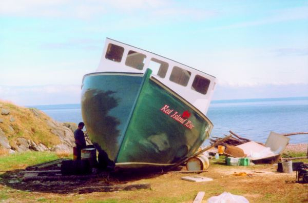 498: Red Island. Building the "Red Island Rose". (circa 2000) [courtesy of Madonna (Bishop) Mulrooney]